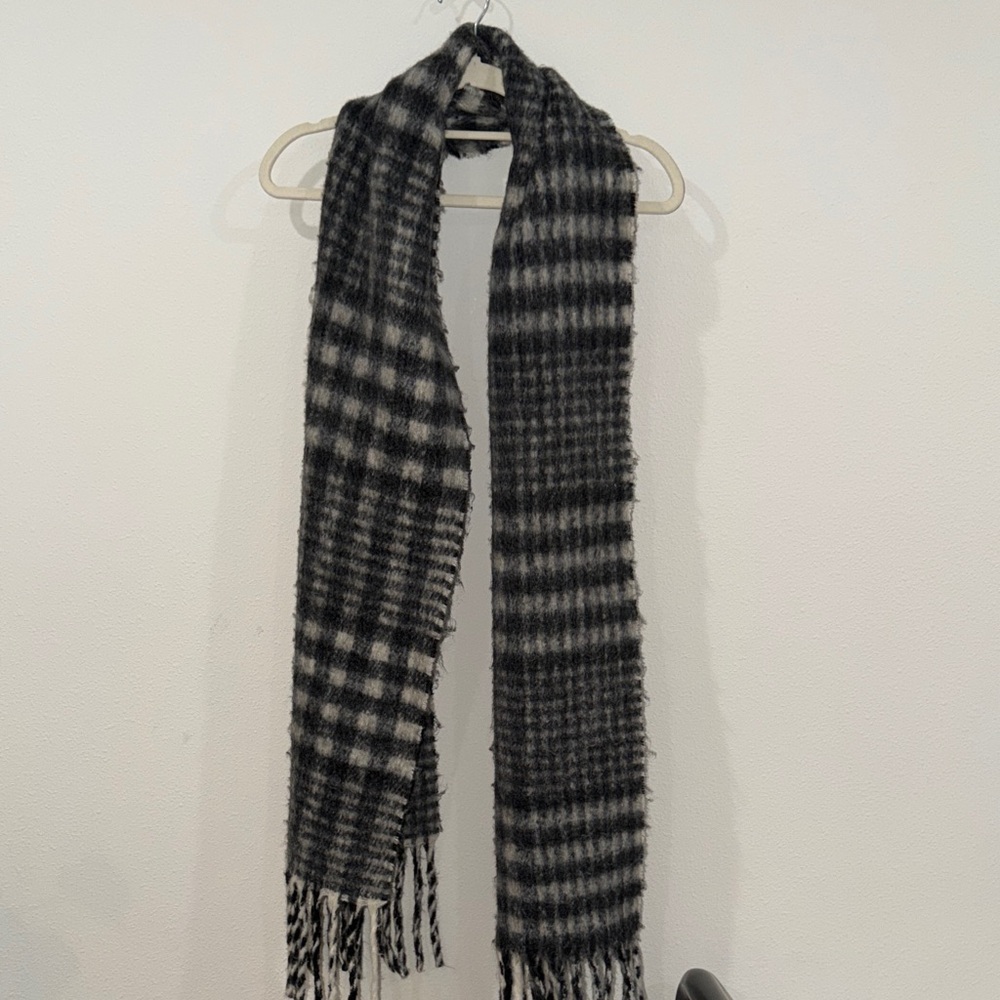 Gray Plaid Fringe Scarf -